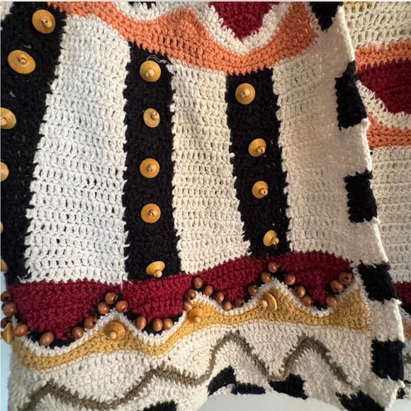 Vintage Knitting Needles Hand knitted Vest with wood bead accents - Picture 3 of 7